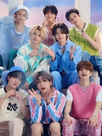 Stray Kids thumbnail
