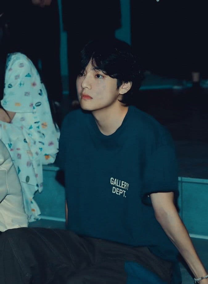 Kim Taehyung thumbnail