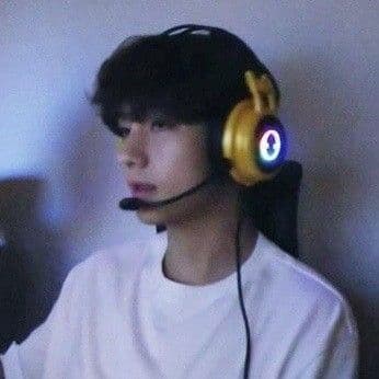 Kim Taehyung thumbnail