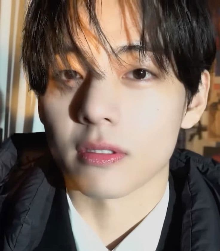 Kim Taehyung thumbnail