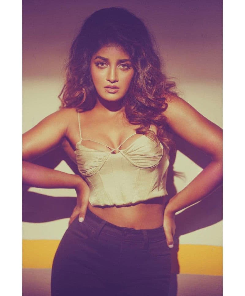 Dimple Hayathi thumbnail