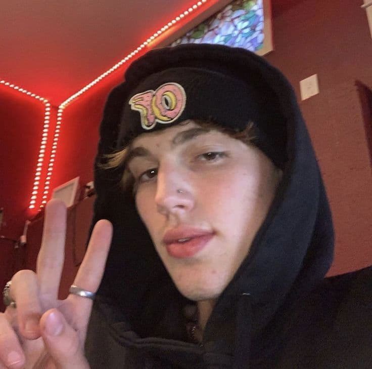 Vinnie Hacker thumbnail