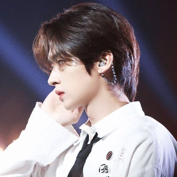 lee know thumbnail