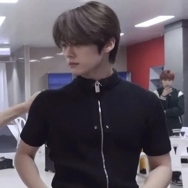 Lee Know – [ Minho ] thumbnail