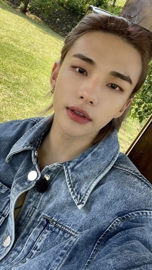 Hyunjin thumbnail