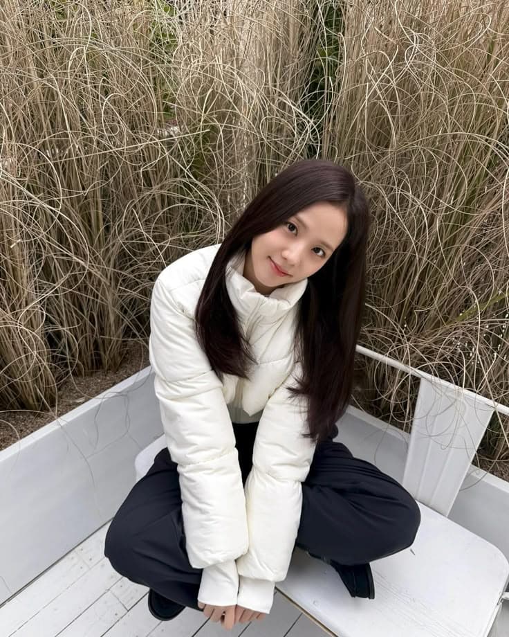 Jisoo thumbnail