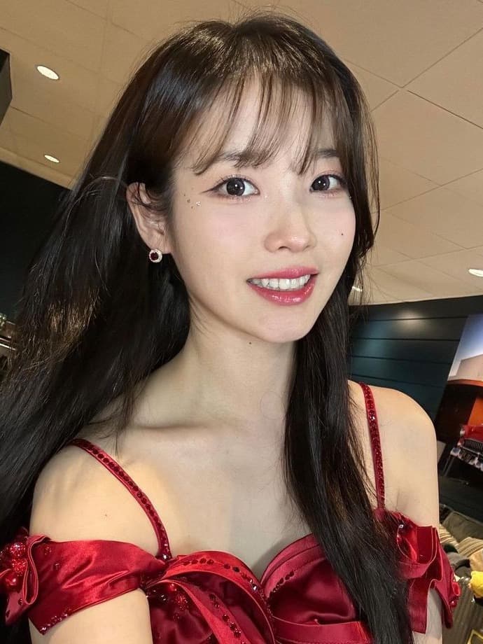 IU  thumbnail