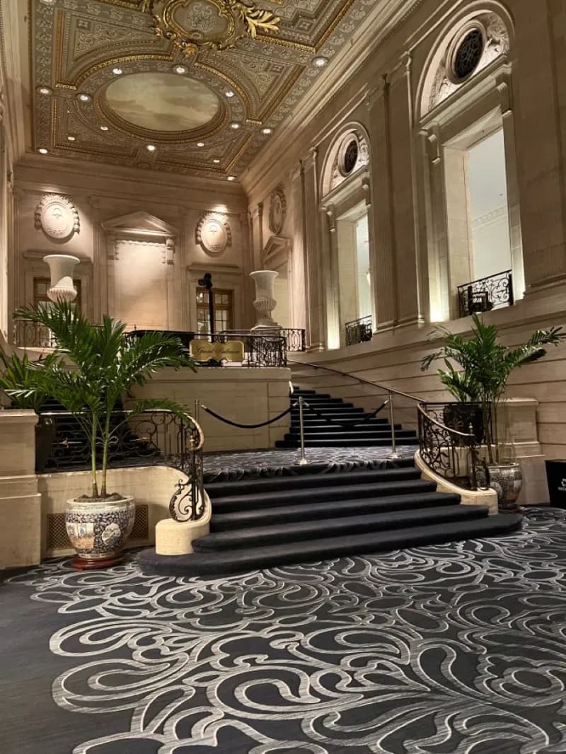 Grand Hotel . . . ? thumbnail