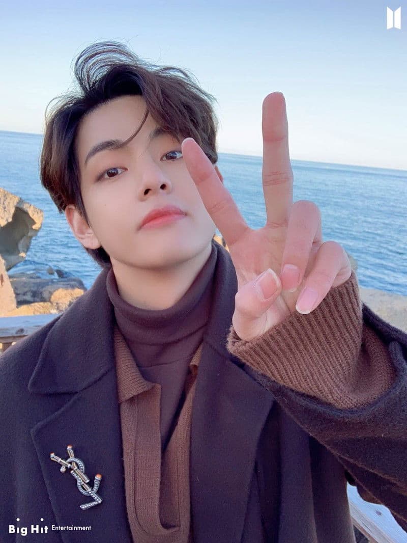 Kim Taehyung  thumbnail