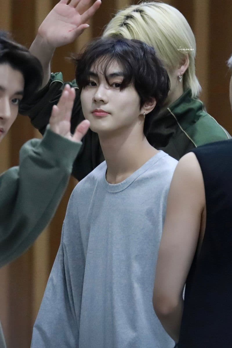 Jungwon  thumbnail