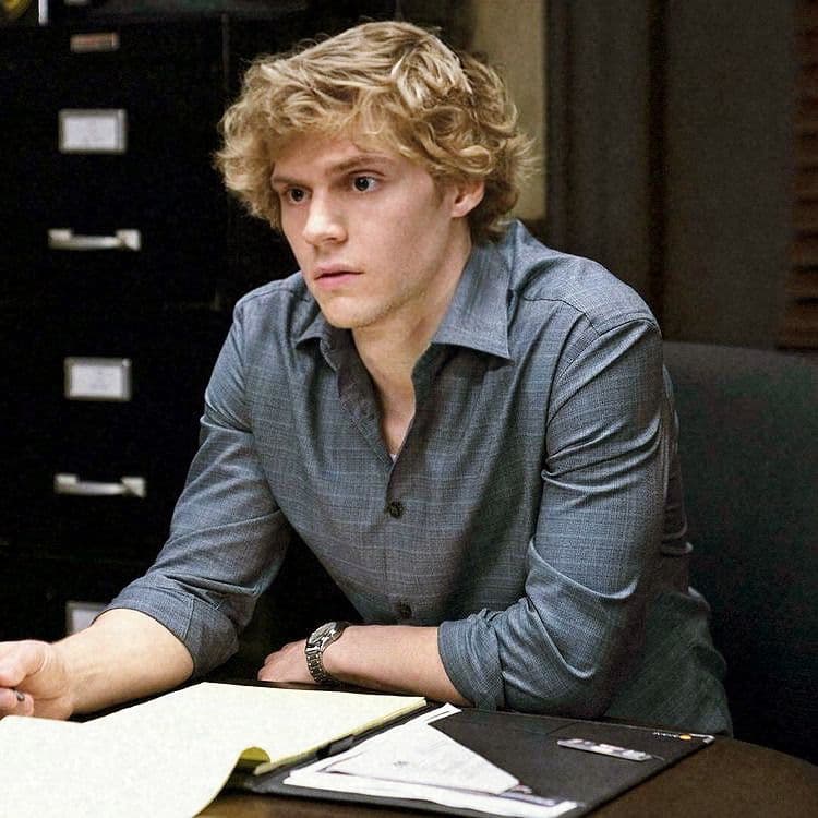 Evan Peters thumbnail