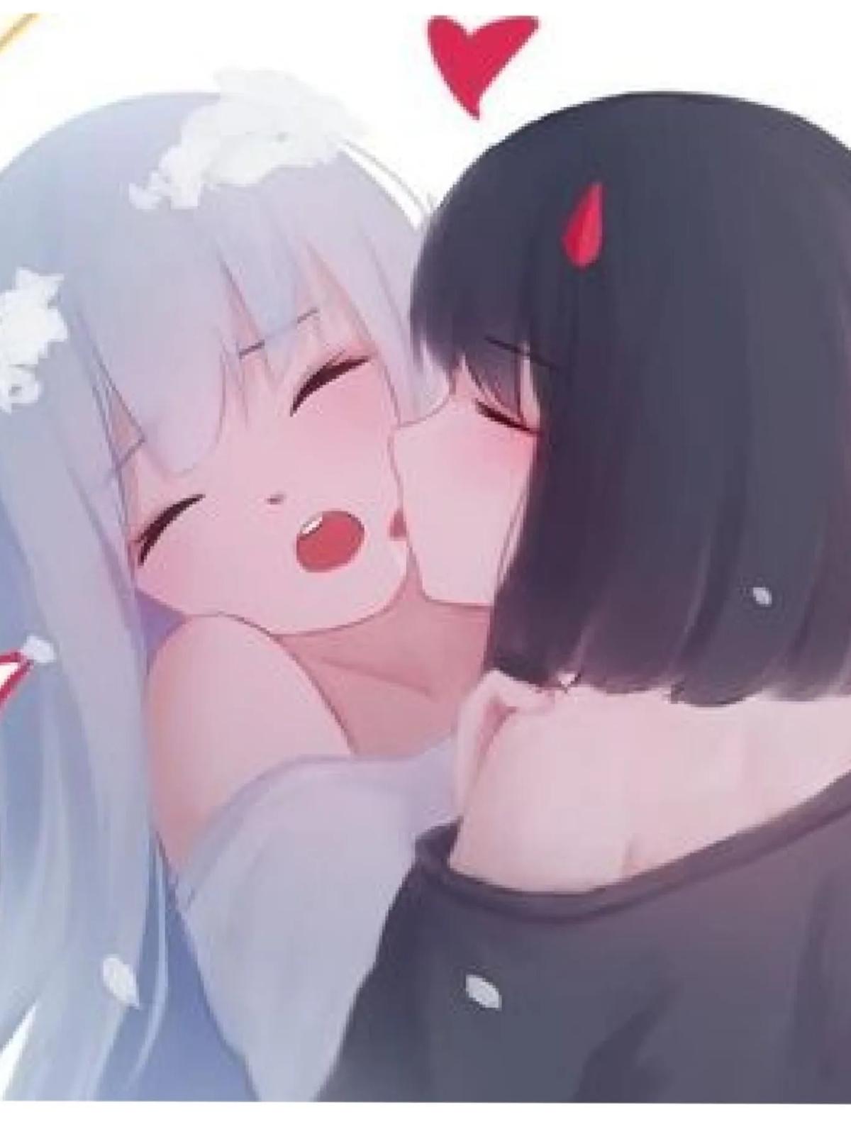 Raquel and Emily thumbnail