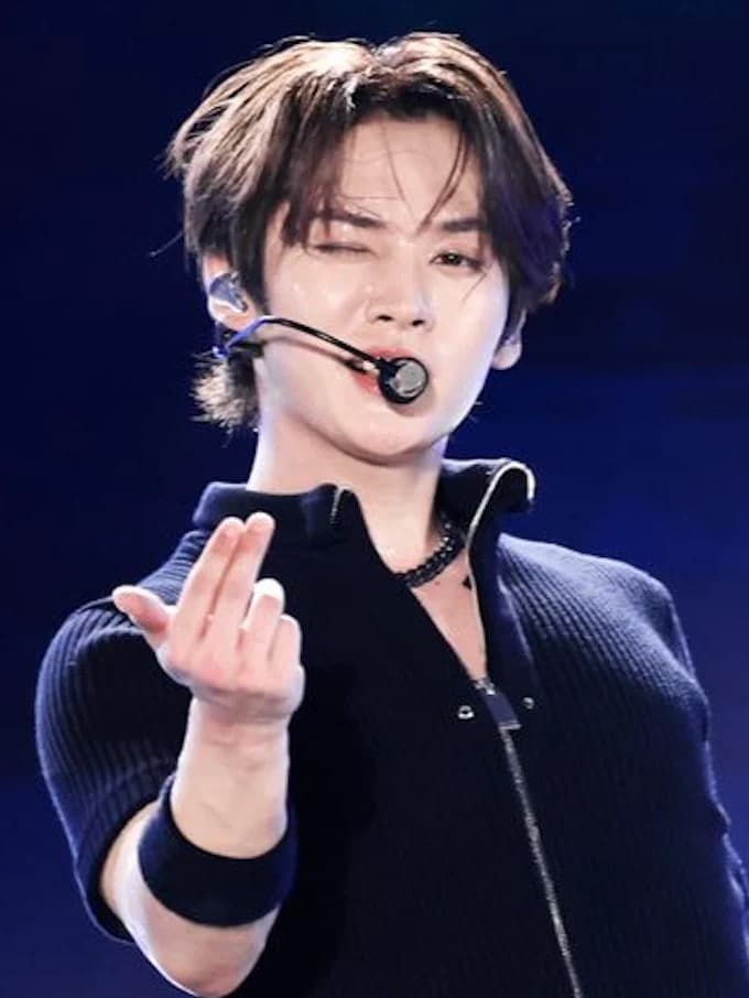 Lee Know thumbnail