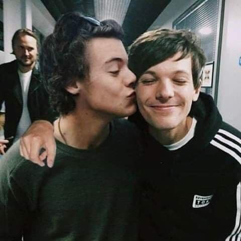 Harry Styles and Louis Tomlinson thumbnail