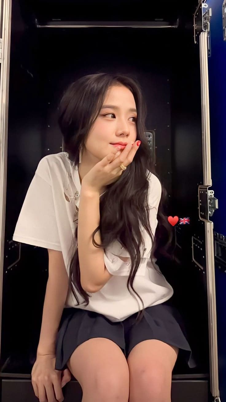 Jisoo thumbnail