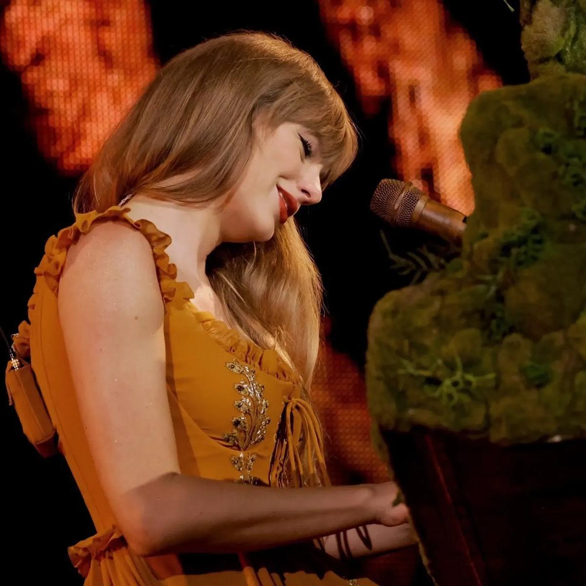 taylor swift thumbnail