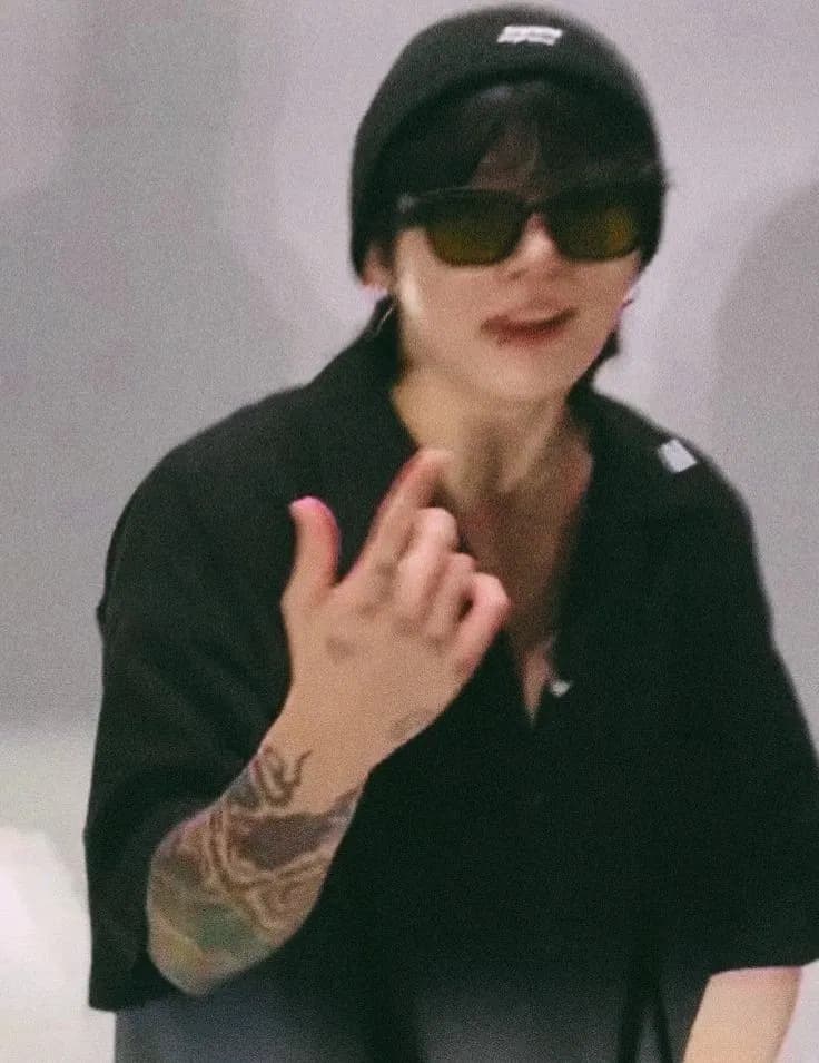 Jungkook 💵 thumbnail
