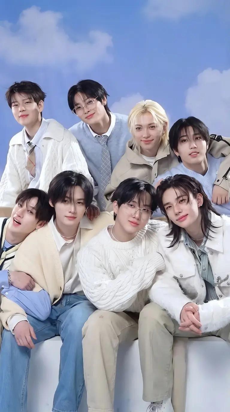 Stray Kids😘 thumbnail