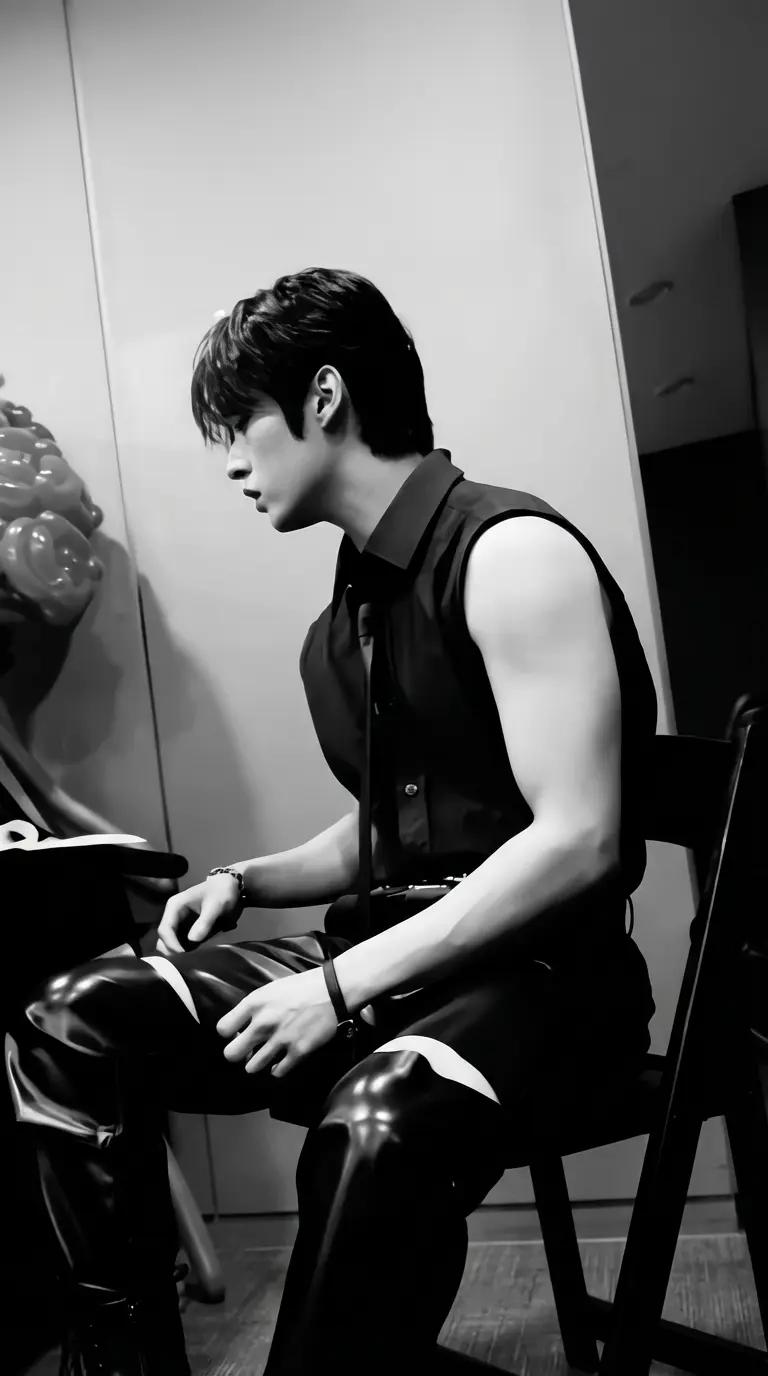 Lee know thumbnail
