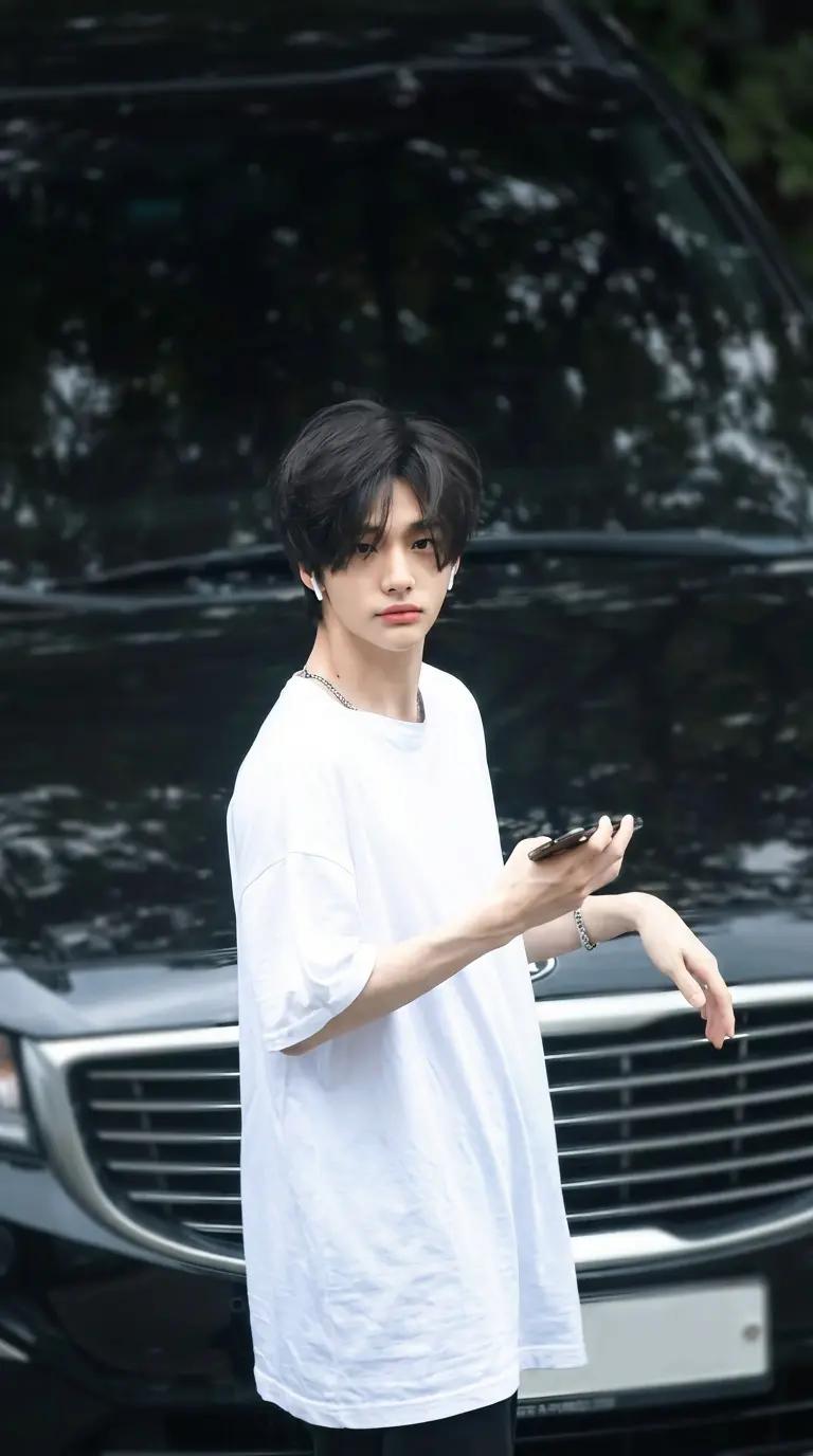 Hwang Hyunjin thumbnail