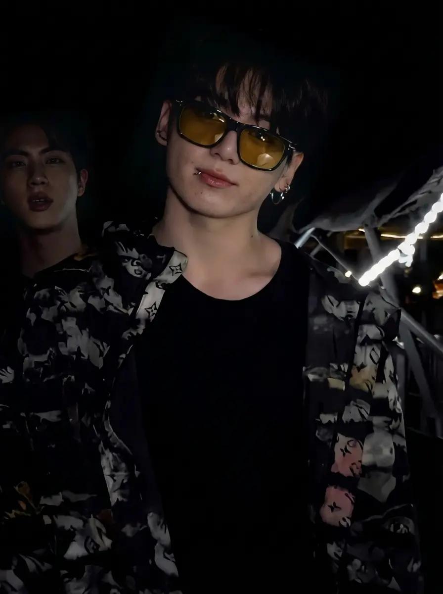 Jeon Jungkook thumbnail