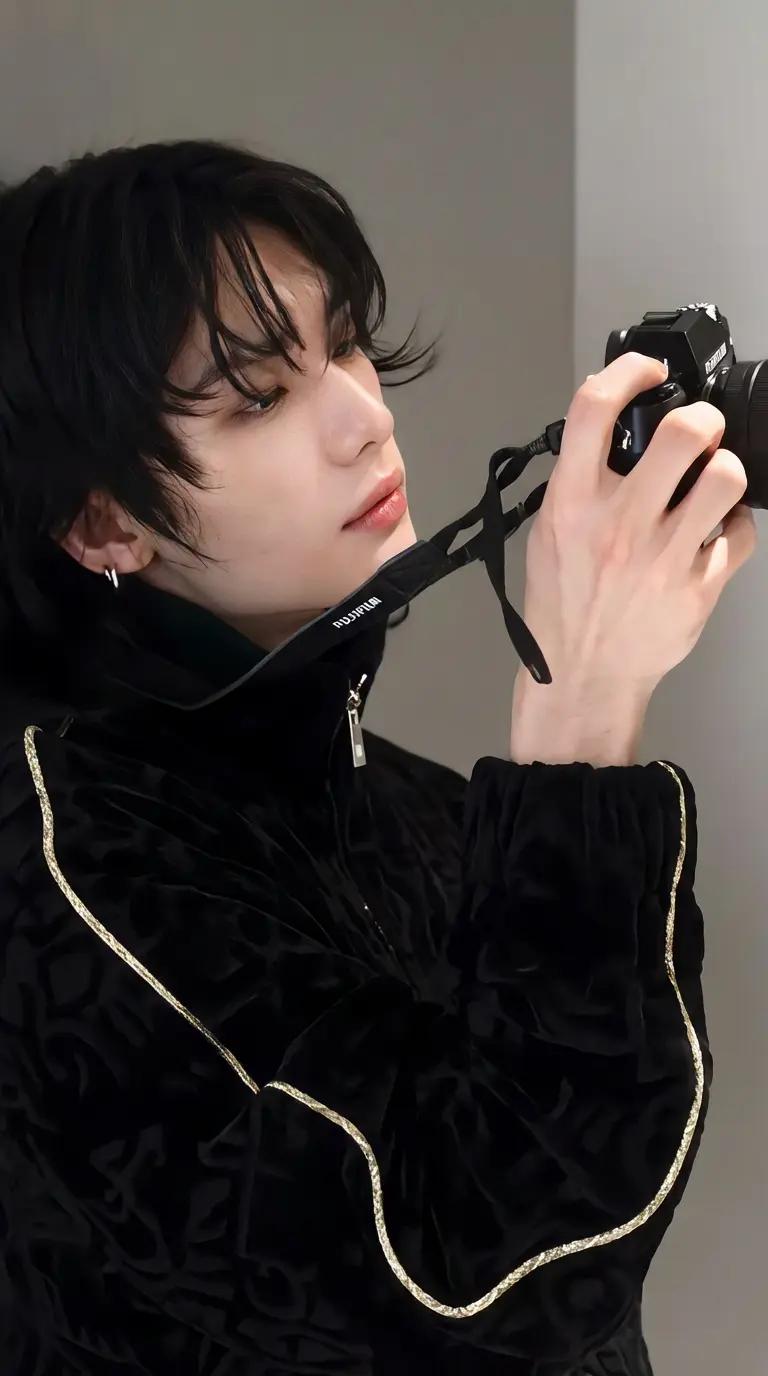 Hyunjin thumbnail
