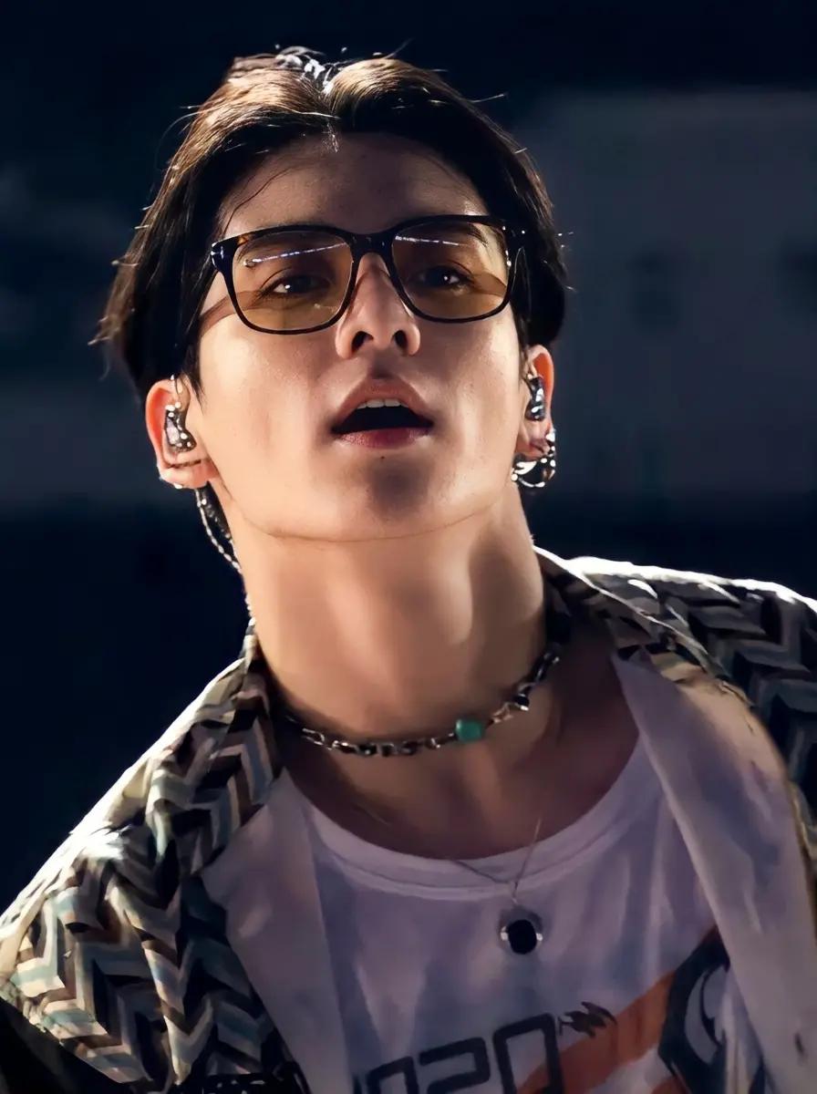 Jeon Jungkook thumbnail