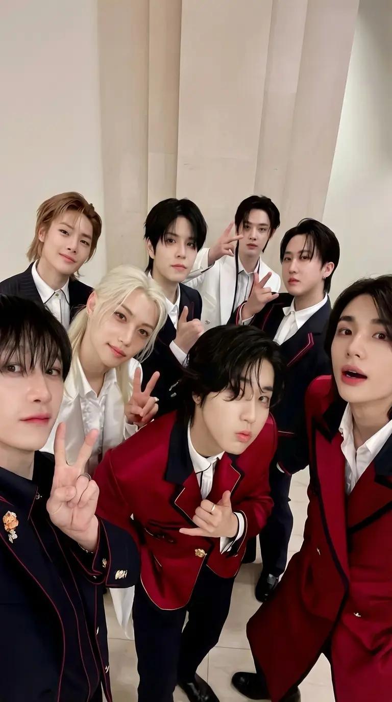 Stray Kids thumbnail
