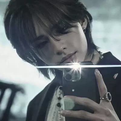 Hwang Hyunjin (Hyunlix) thumbnail