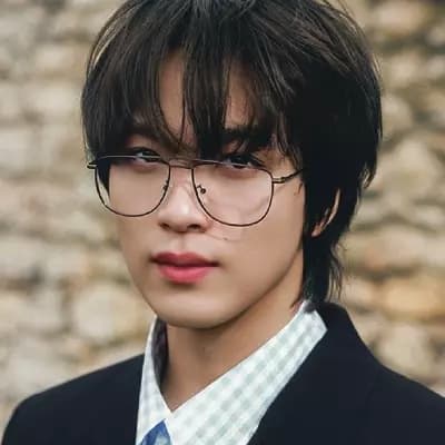 Lee Donghyuck thumbnail