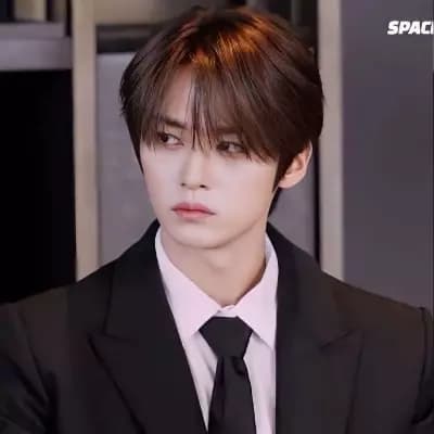 Lee Know thumbnail