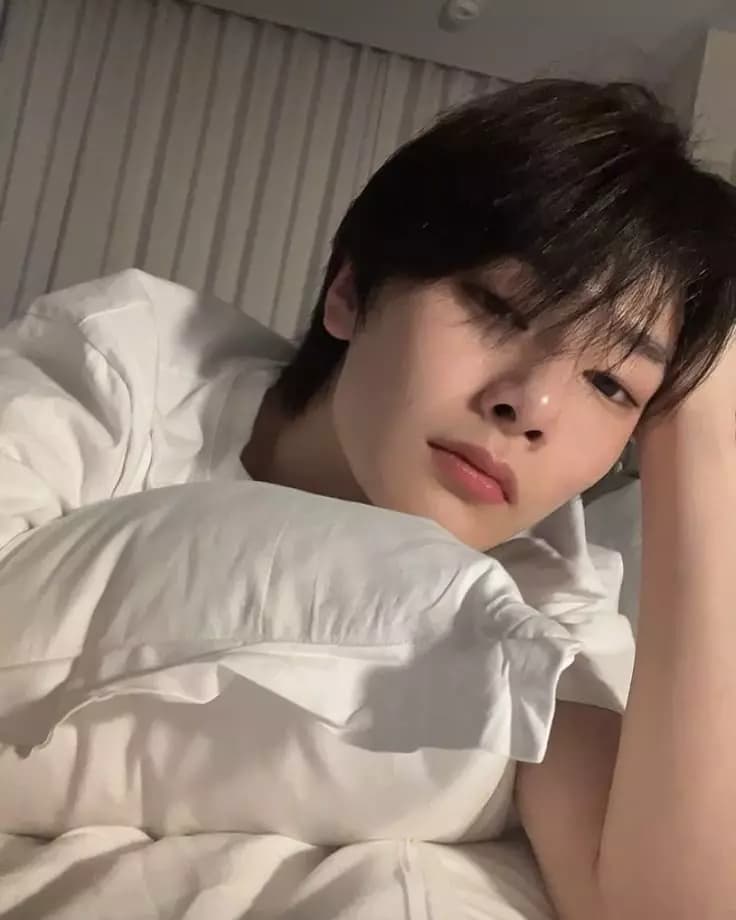Jeongin  thumbnail