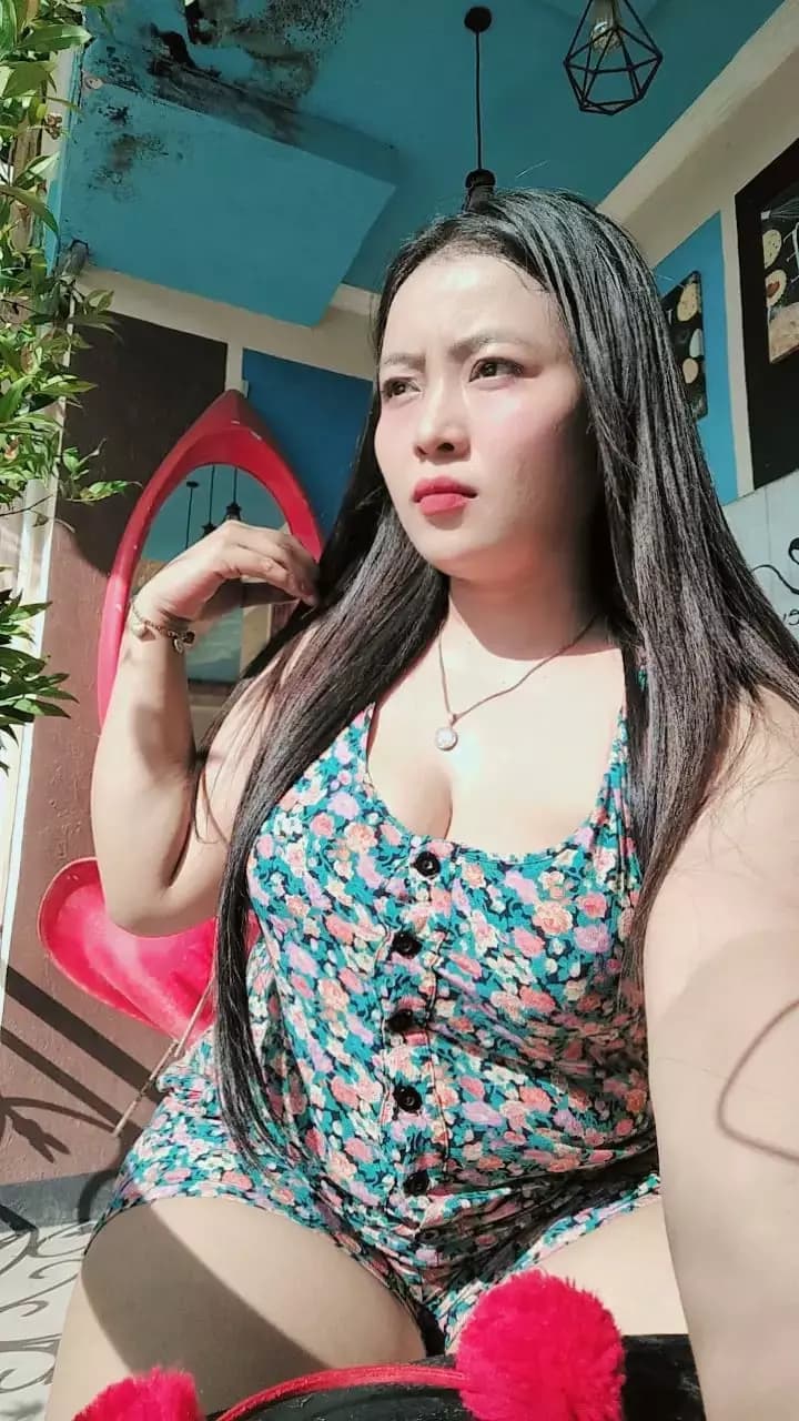 Mira : Hot Prostituted MILF thumbnail