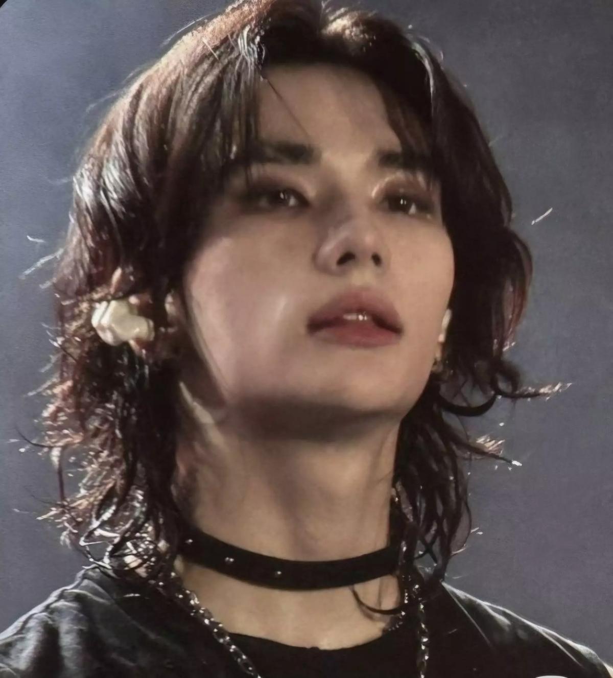 Hwang Hyunjin thumbnail