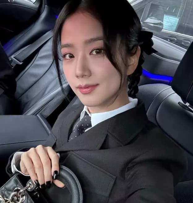 Kim Jisoo thumbnail