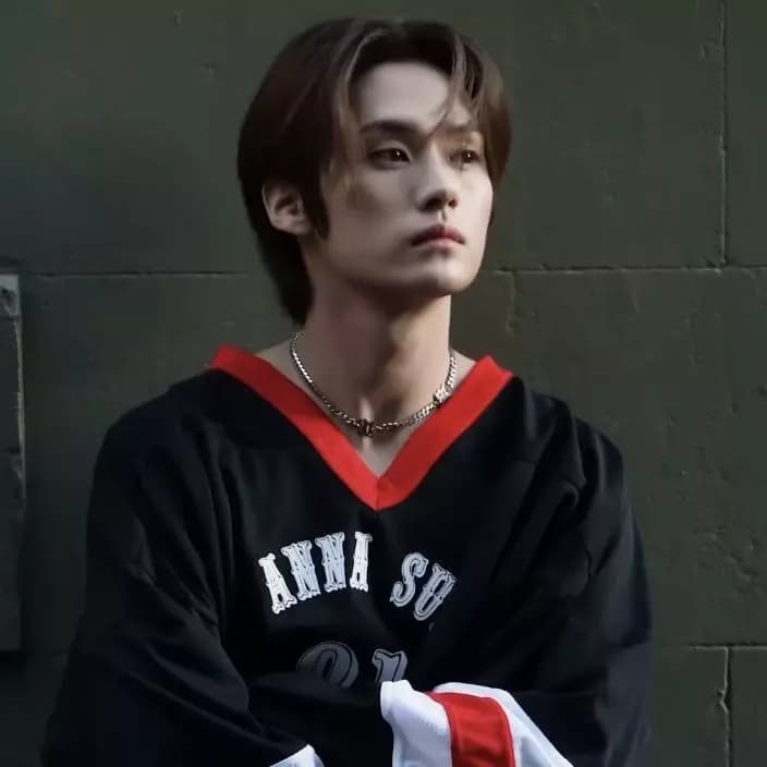 Lee Know thumbnail