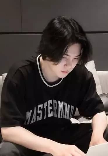 Min Yoongi thumbnail