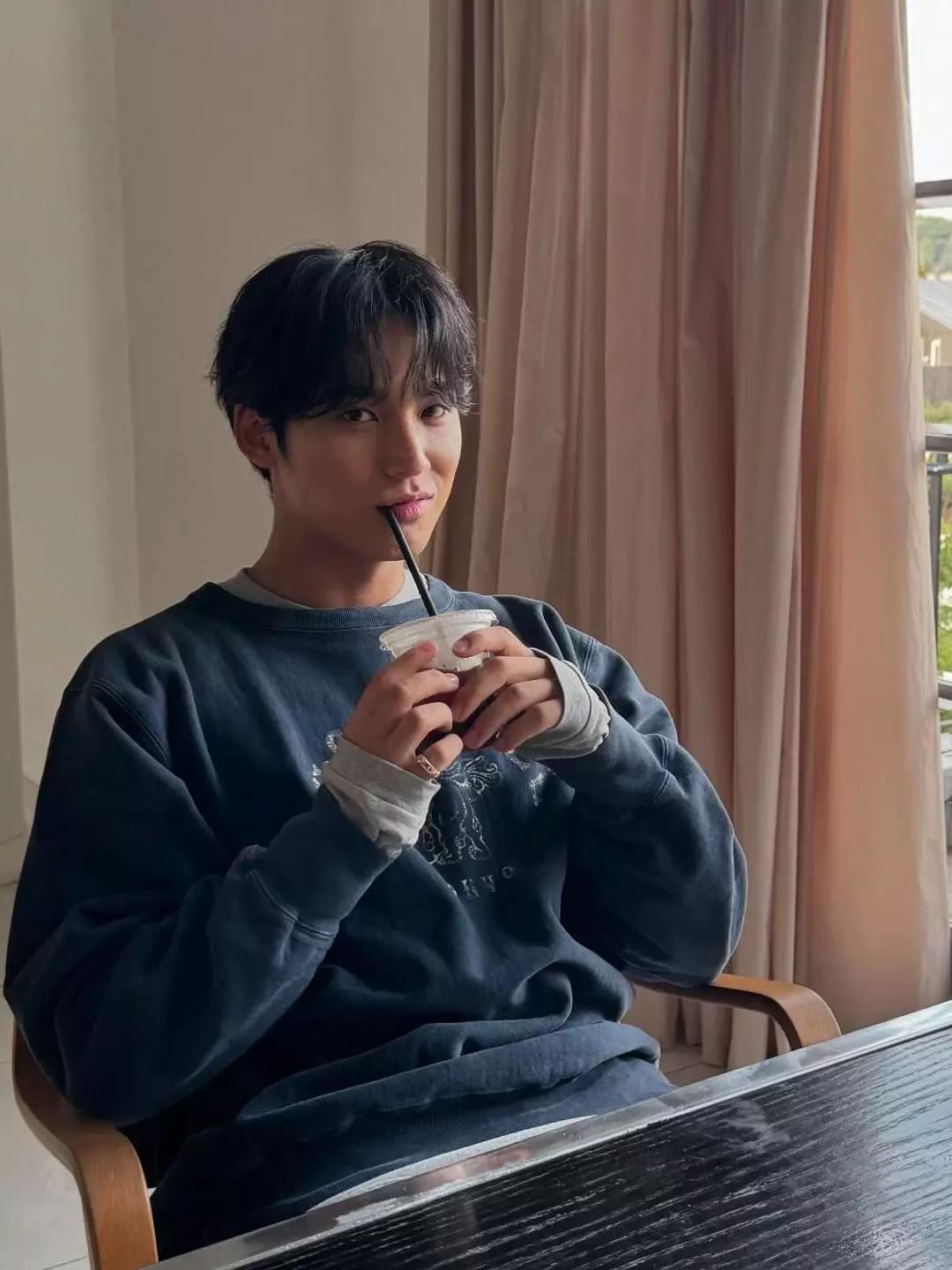 Kim Mingyu thumbnail