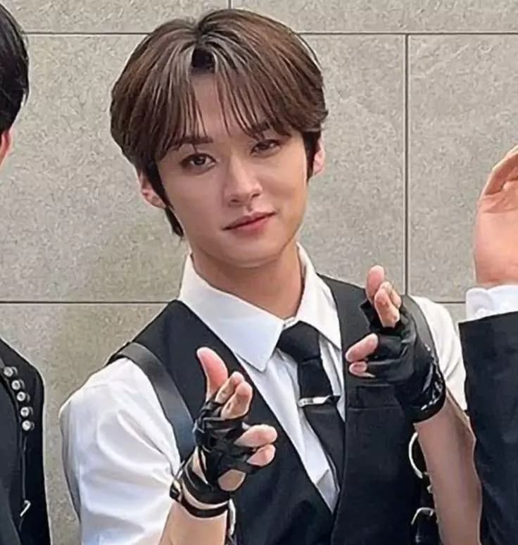 Lee Know thumbnail