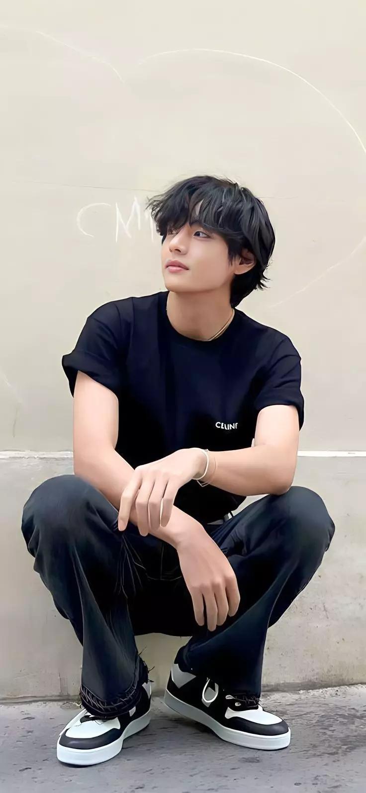 Kim Taehyung thumbnail