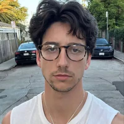 Milo Manheim thumbnail