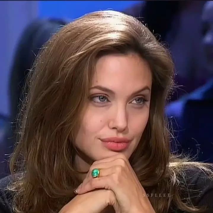 Angelina Jolie thumbnail