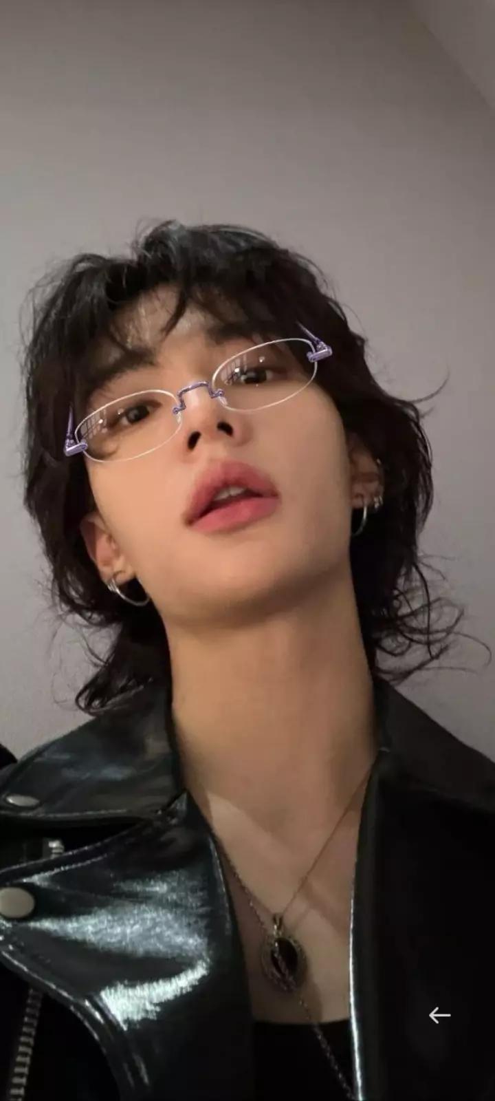 Hyunjin thumbnail