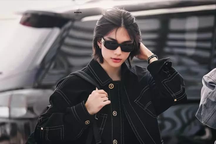 Hwang Hyunjin thumbnail