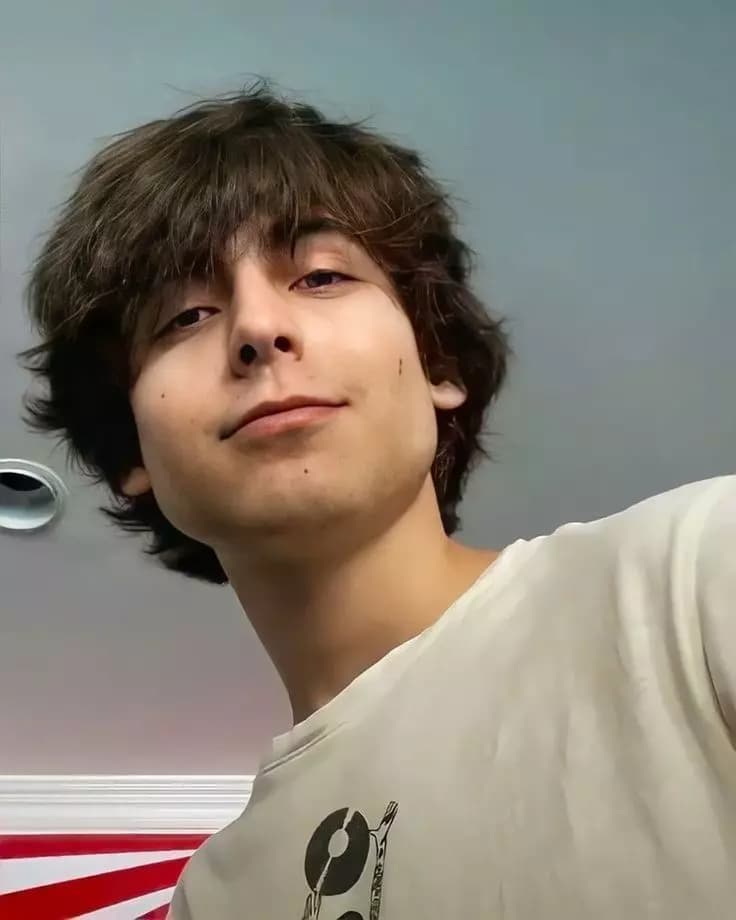 Aidan gallagher thumbnail