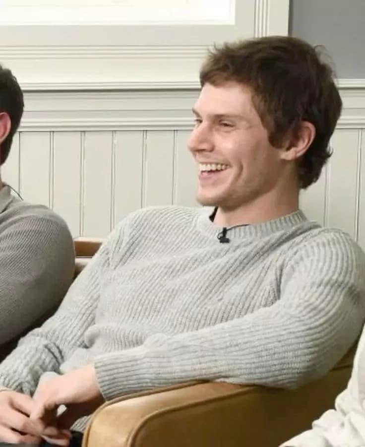 Evan Peters thumbnail