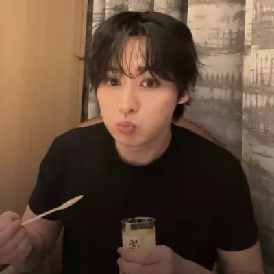 Lee Know thumbnail