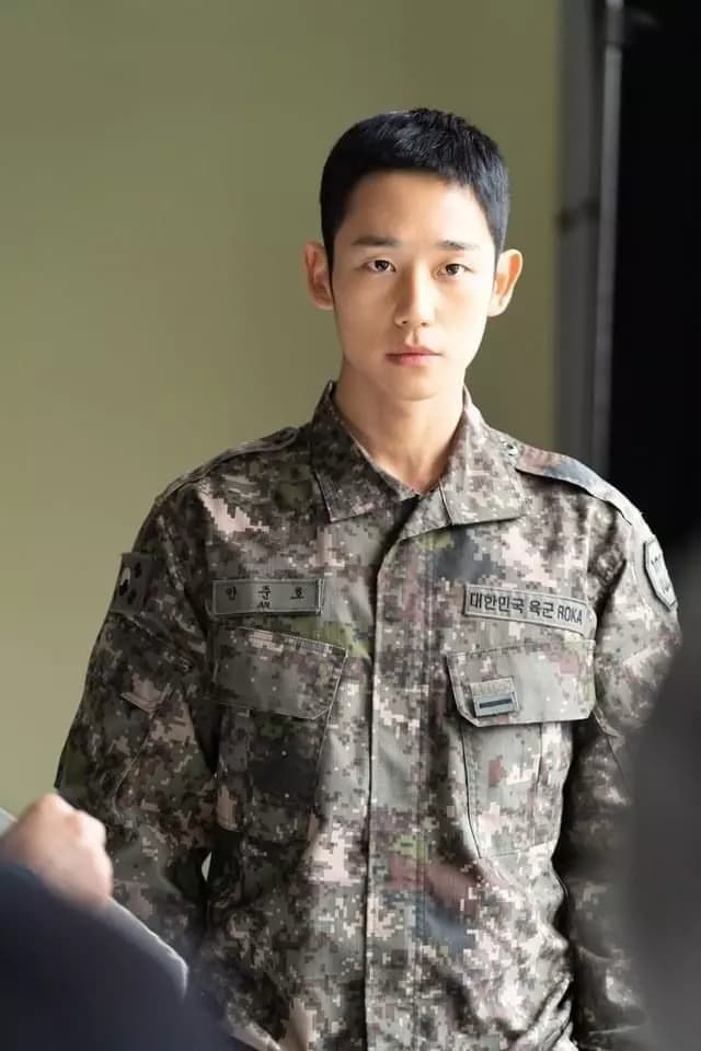 Jung Hae-in thumbnail
