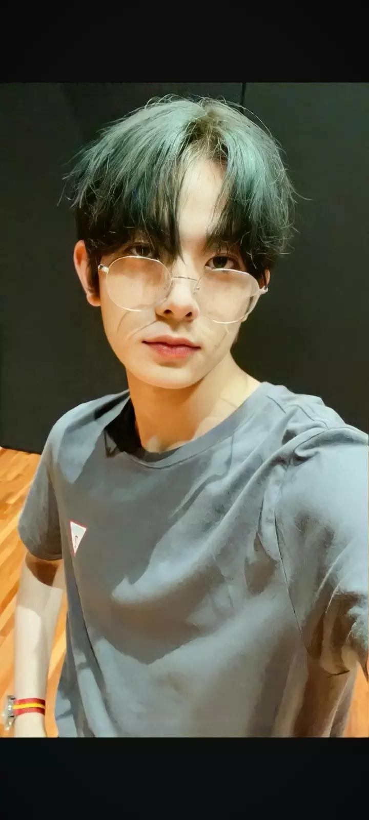 lee heeseung  thumbnail