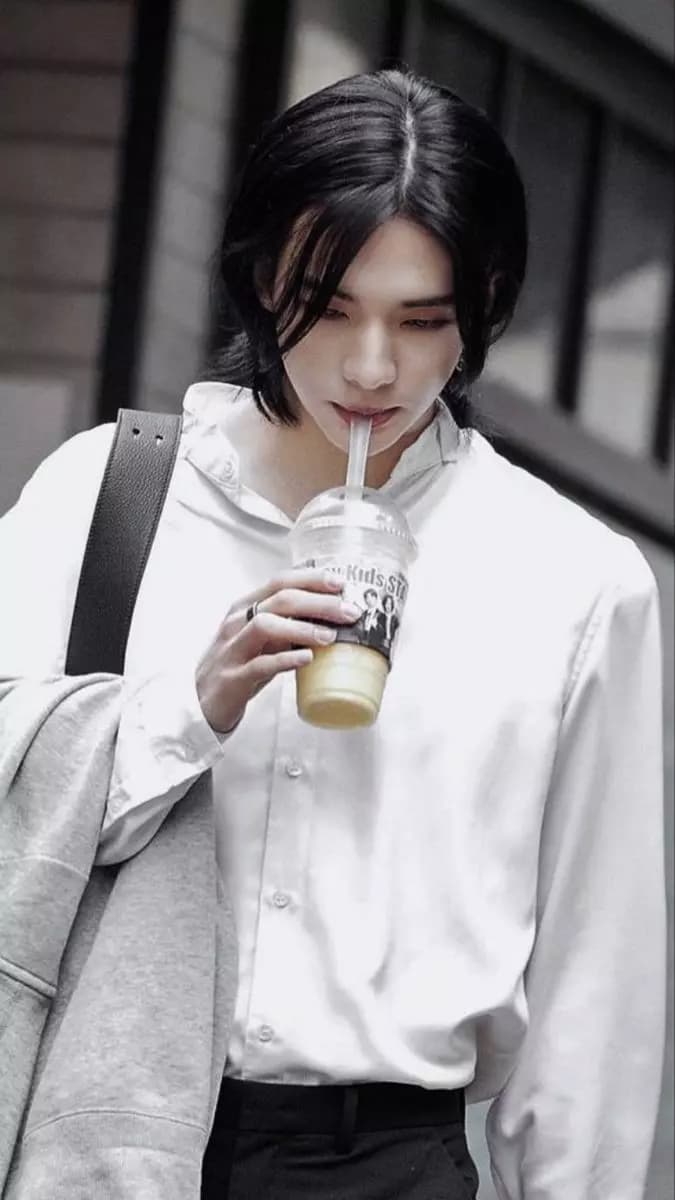 Hwang Hyunjin thumbnail